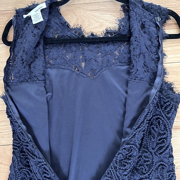 Navy sleeveless cocktail dress with lace and texturing. Size L. - Picture 10 of 11